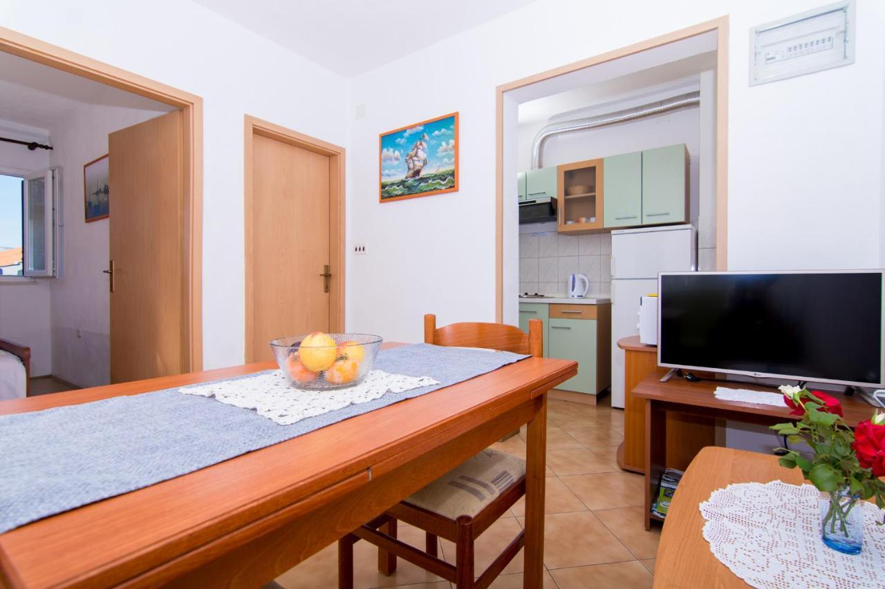 Holidays Apartments Slanada With Terrace And Sea View, Near The Beach & Town Trogir, Free Parking, Quiet Place On Peninsula Ciovo Exterior foto