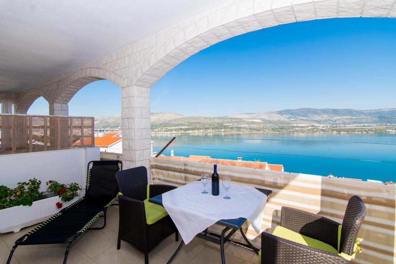 Holidays Apartments Slanada With Terrace And Sea View, Near The Beach & Town Trogir, Free Parking, Quiet Place On Peninsula Ciovo Exterior foto